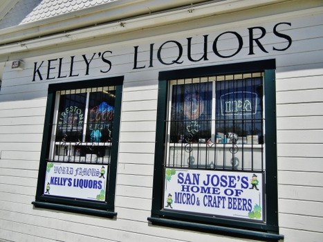 Kelly's Liquors signage